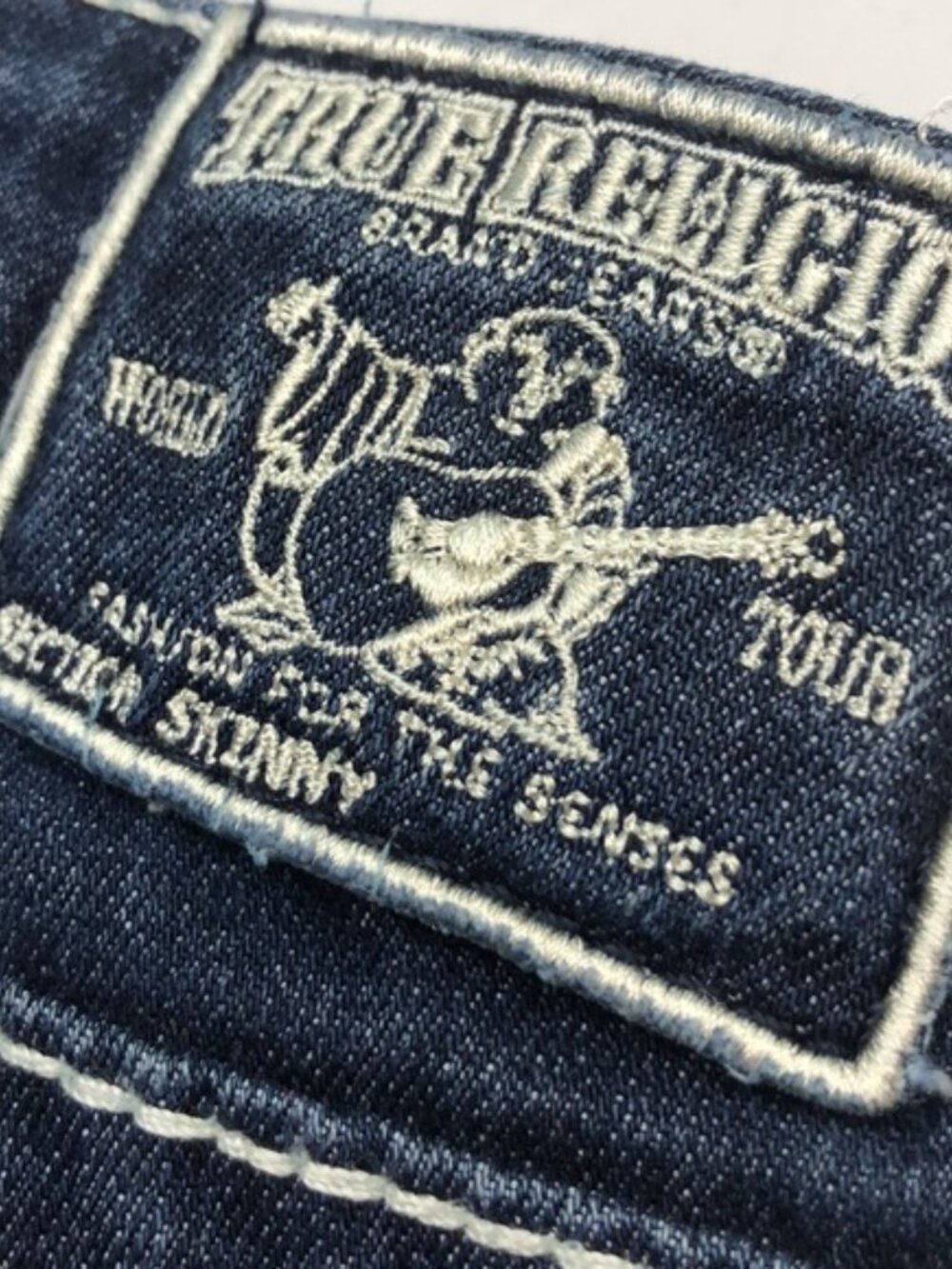 TRUE RELIGION SKINNY STYLE 28x29 AUTH WITH SERIAL NUMBER 🦋 - Picture 3 of 13